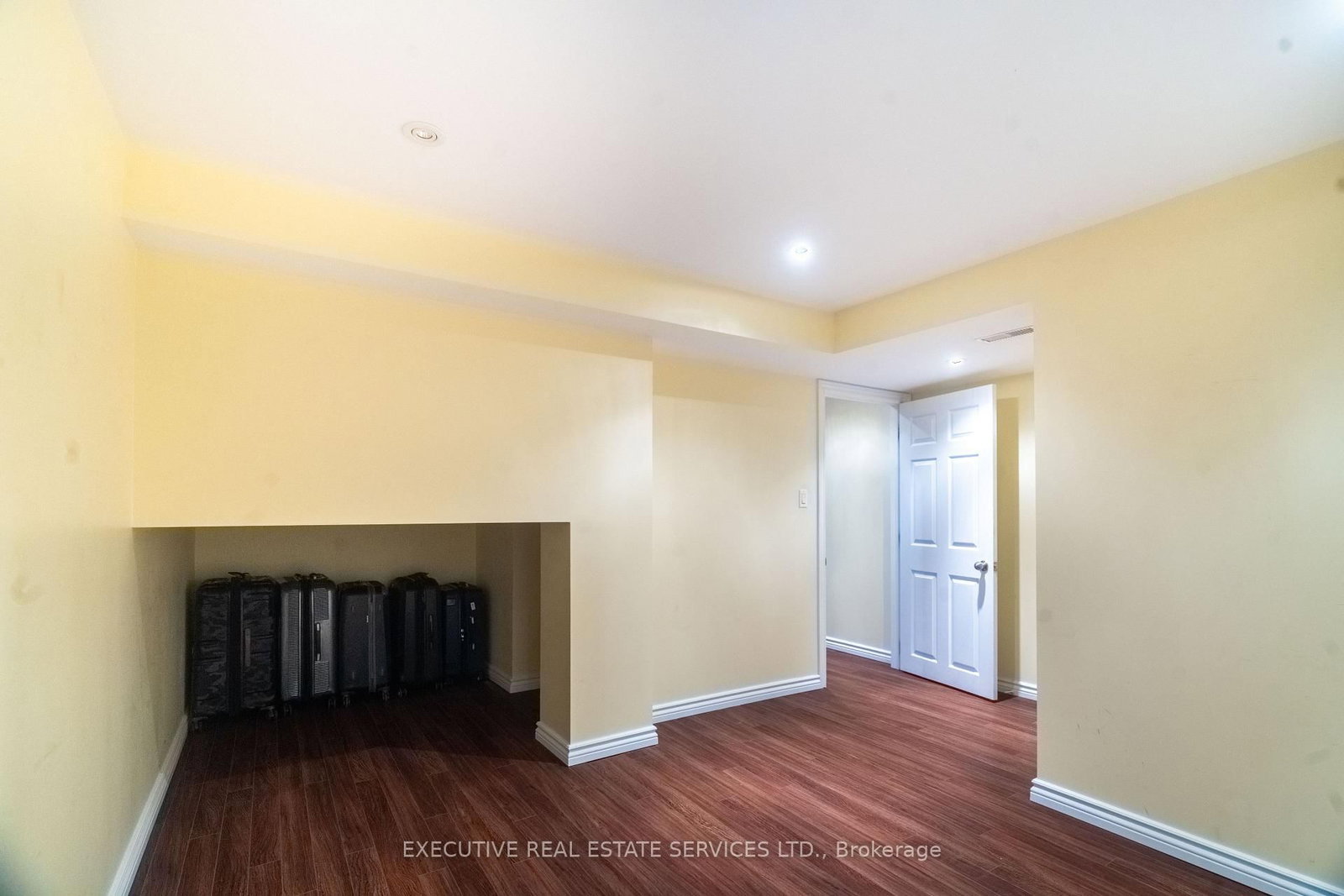 Detached House for sale at 20 Wetmeadow Drive, Brampton, Ontario, L7A 2T6 - Fletcher's Meadow - MLS: W13012384