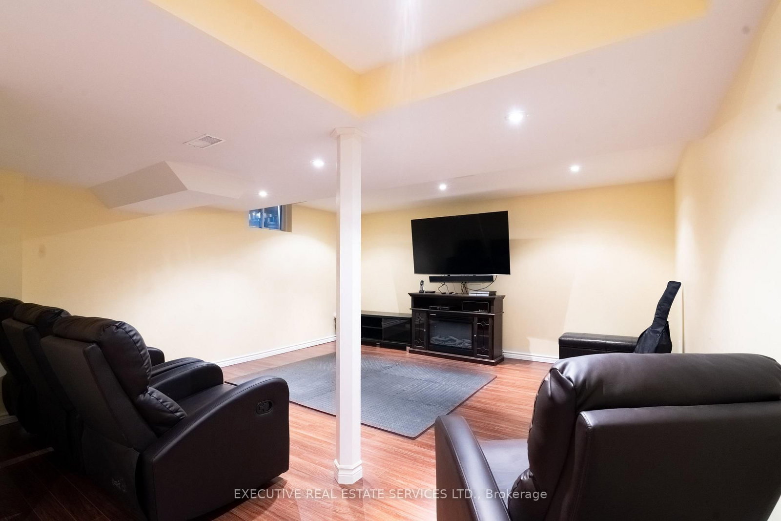 Detached House for sale at 20 Wetmeadow Drive, Brampton, Ontario, L7A 2T6 - Fletcher's Meadow - MLS: W13012384