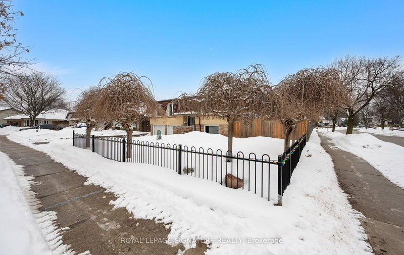 6943 Estoril Rd, Mississauga, L5N 1N3 | Image 3