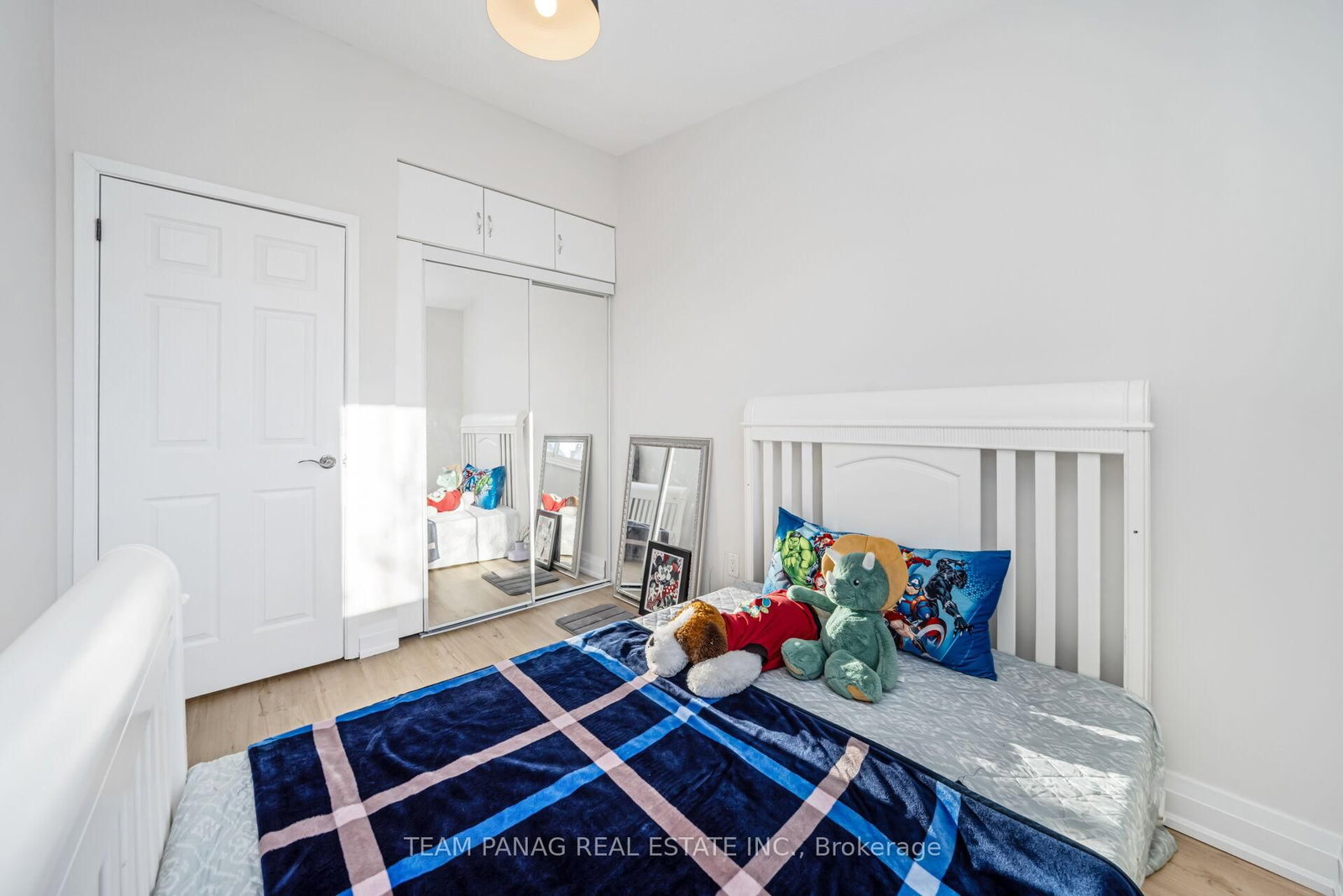 Semi-Detached House for sale at 273 Hansen Road, Brampton, Ontario, L6V 2T5 - Madoc - MLS: W13012440