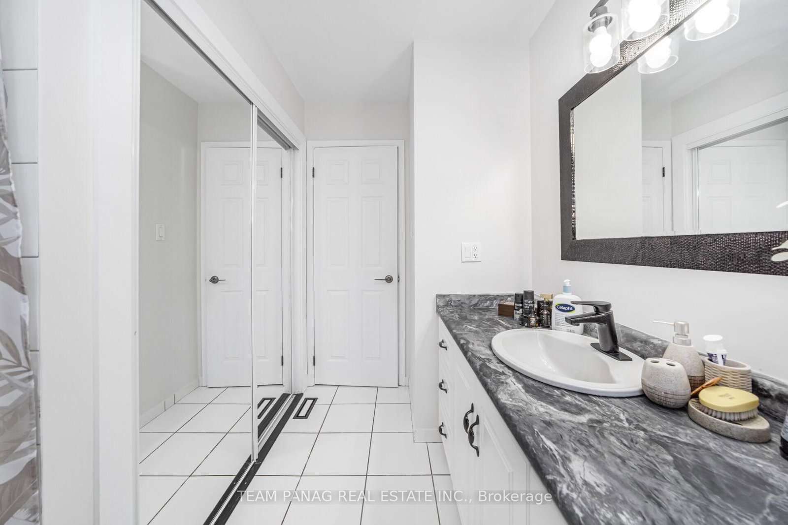 Semi-Detached House for sale at 273 Hansen Road, Brampton, Ontario, L6V 2T5 - Madoc - MLS: W13012440