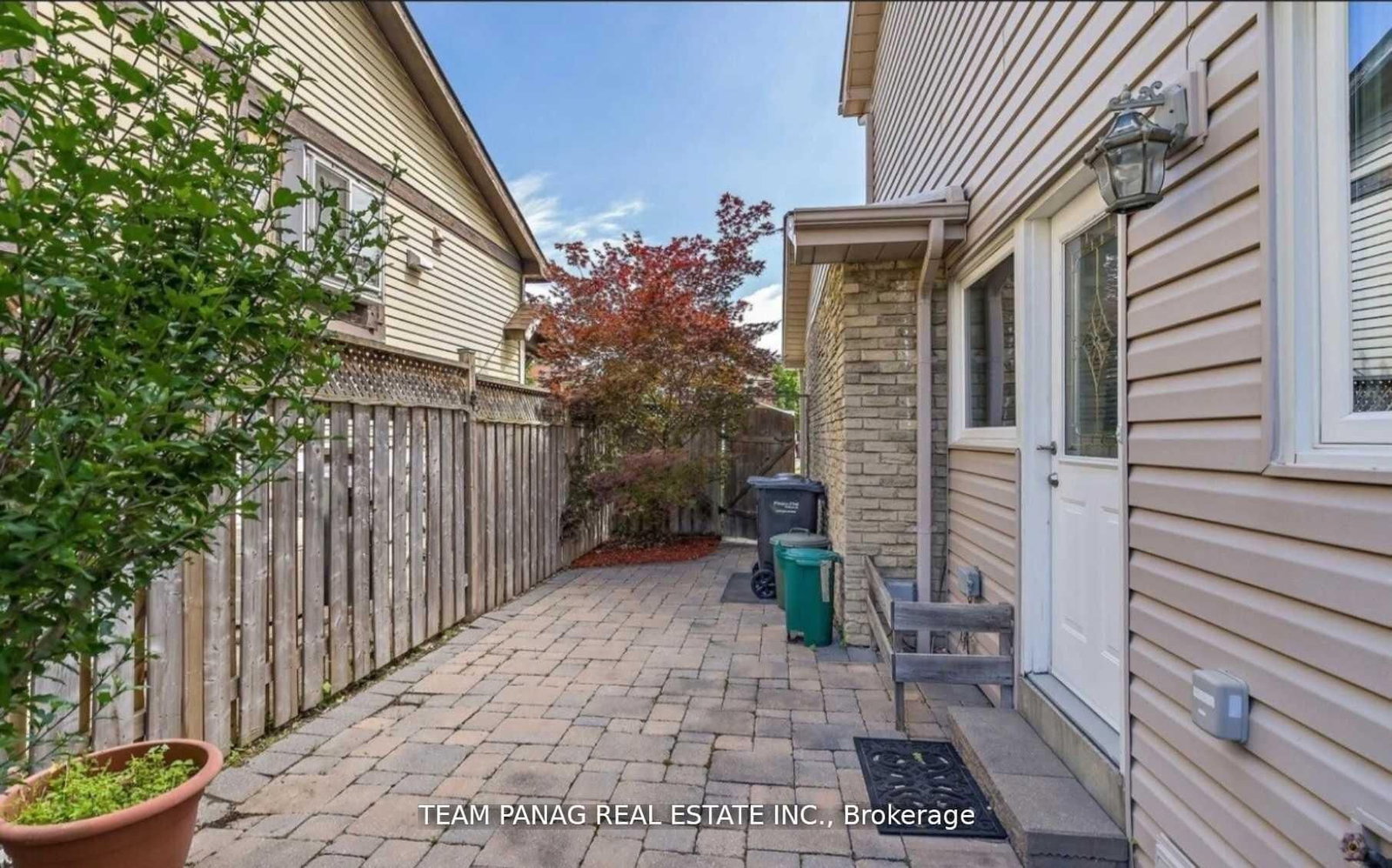 Semi-Detached House for sale at 273 Hansen Road, Brampton, Ontario, L6V 2T5 - Madoc - MLS: W13012440