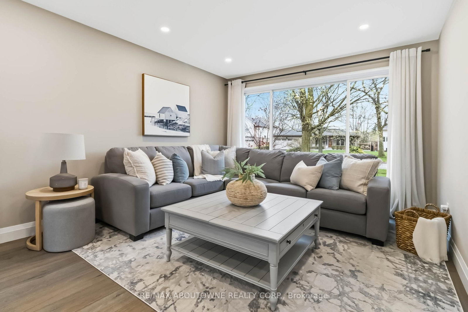 2485 Woburn Crescent - Photo 12