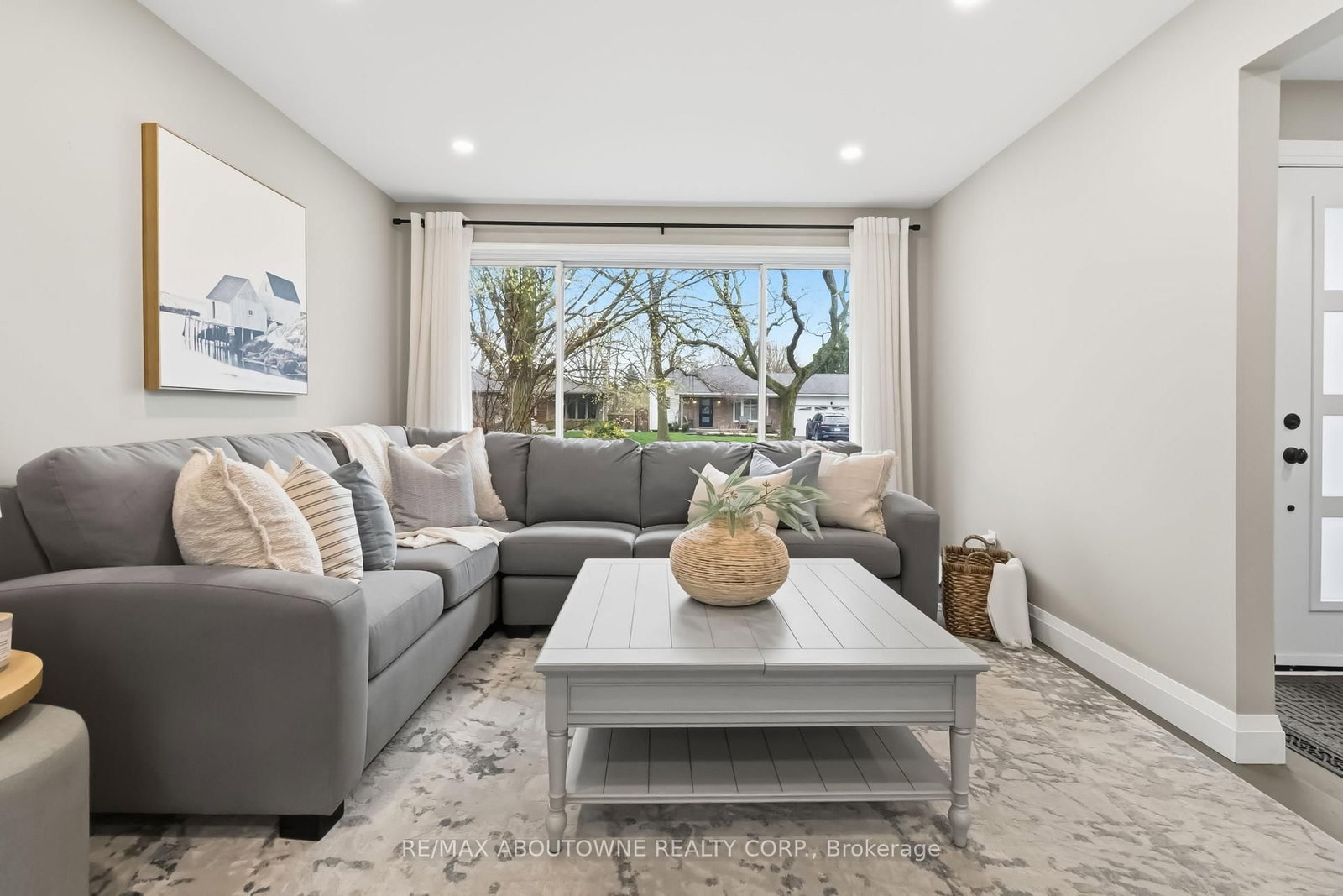 2485 Woburn Crescent - Photo 13