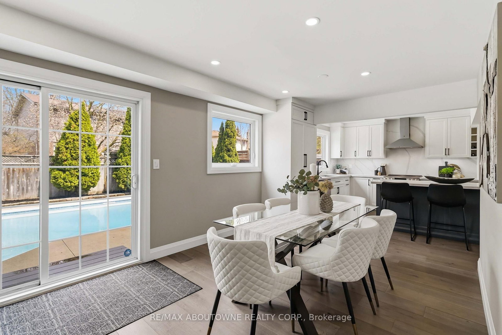 2485 Woburn Crescent - Photo 14