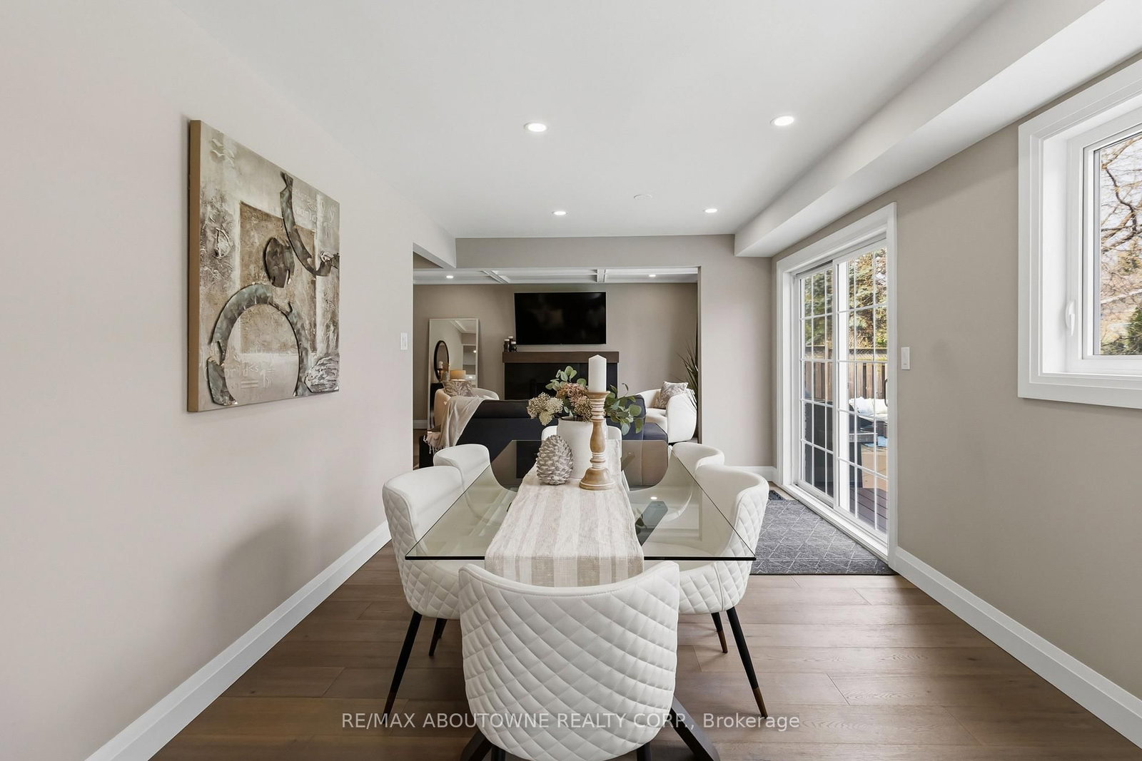 2485 Woburn Crescent - Photo 16