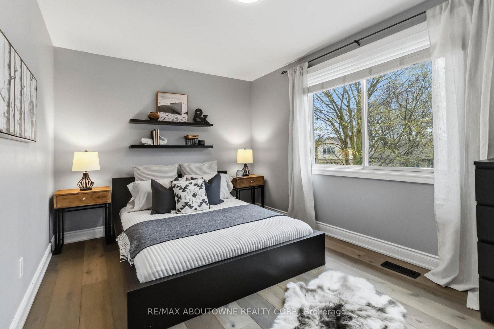 2485 Woburn Crescent - Photo 21