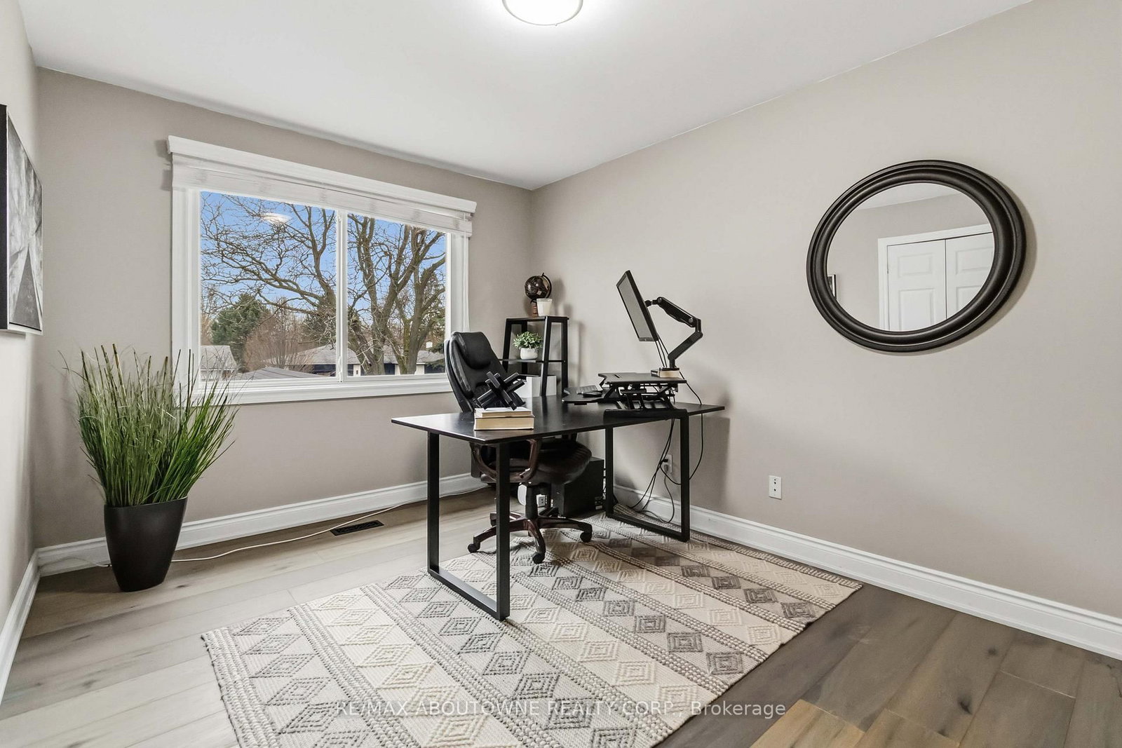 2485 Woburn Crescent - Photo 23