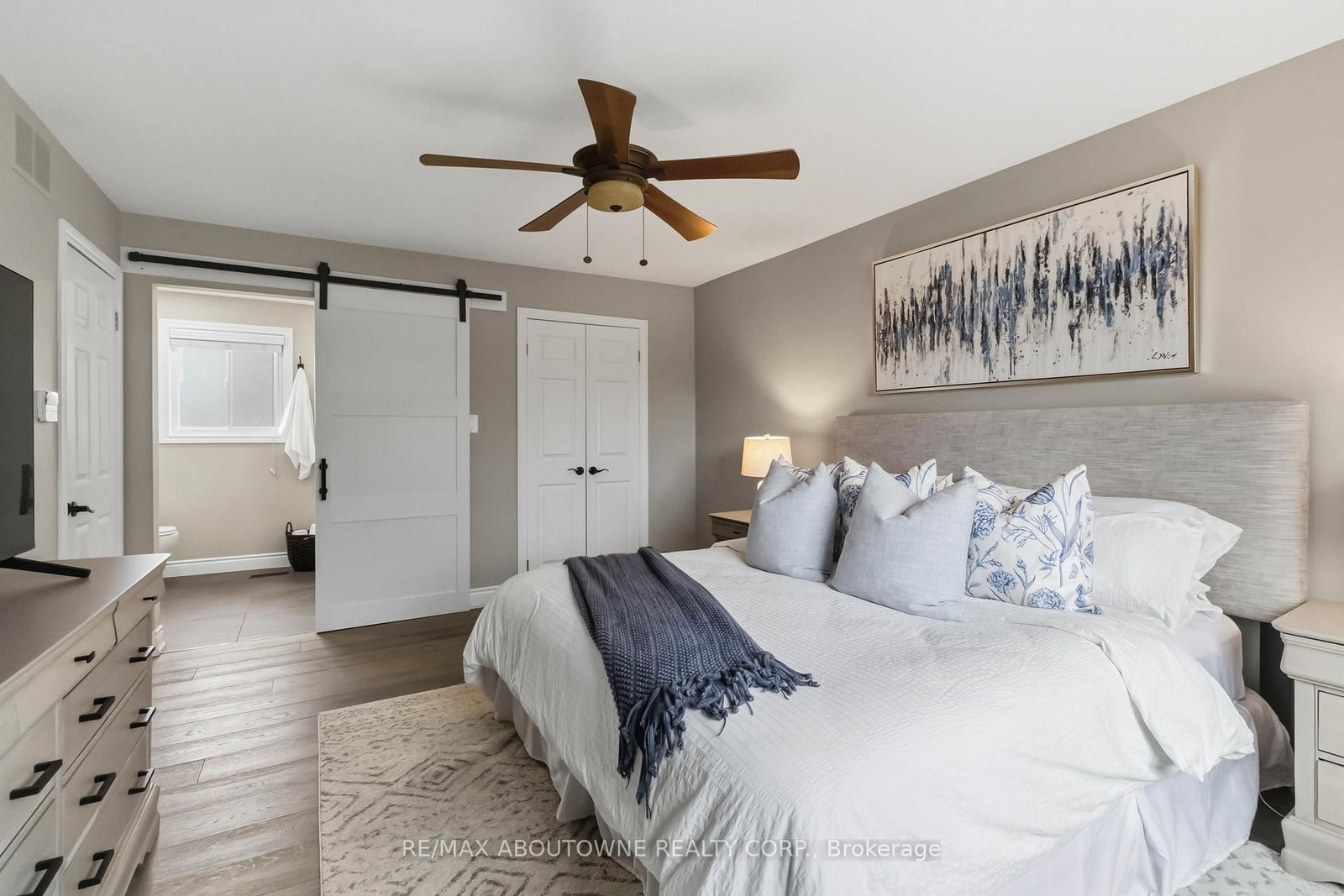 2485 Woburn Crescent - Photo 28