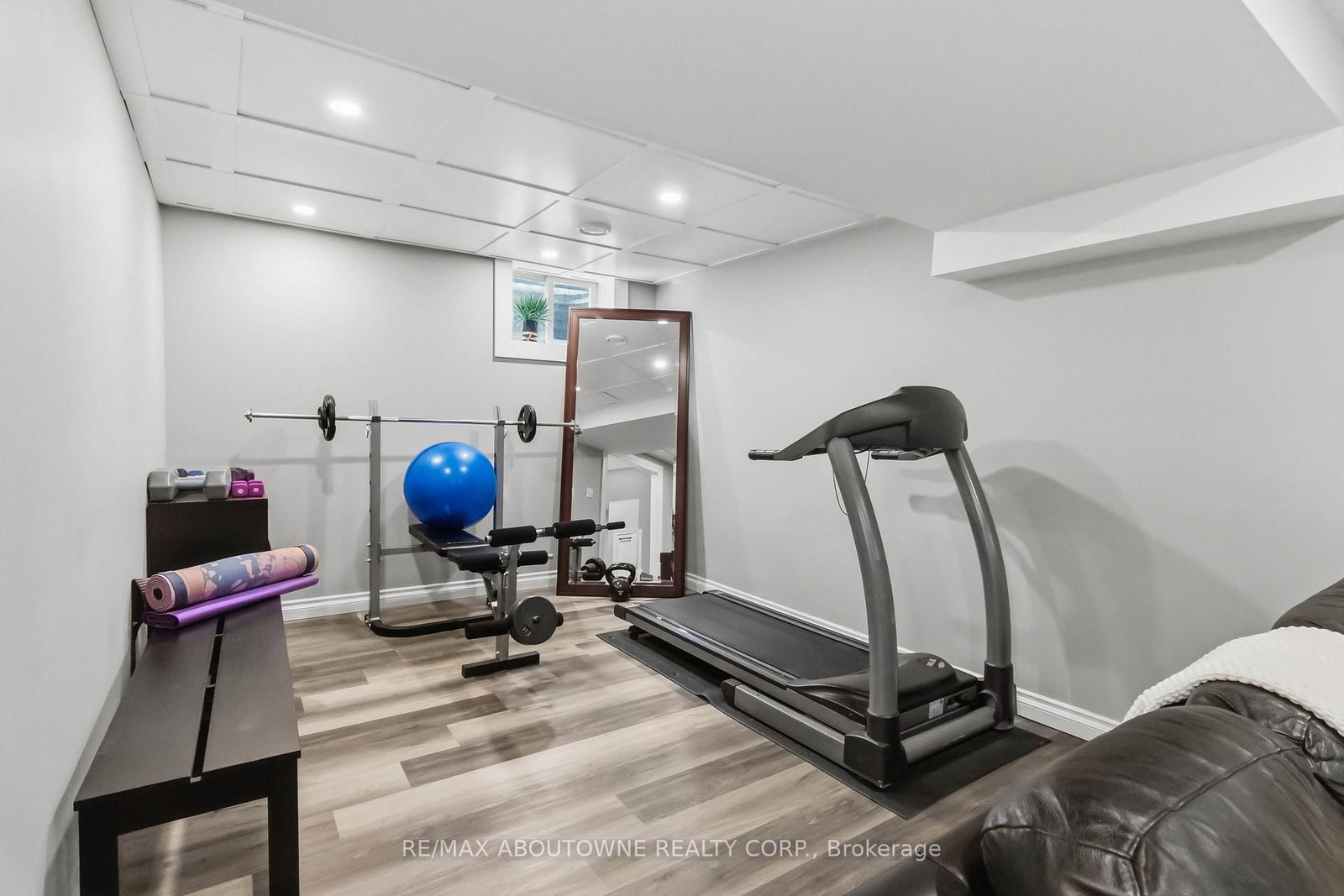 2485 Woburn Crescent - Photo 38