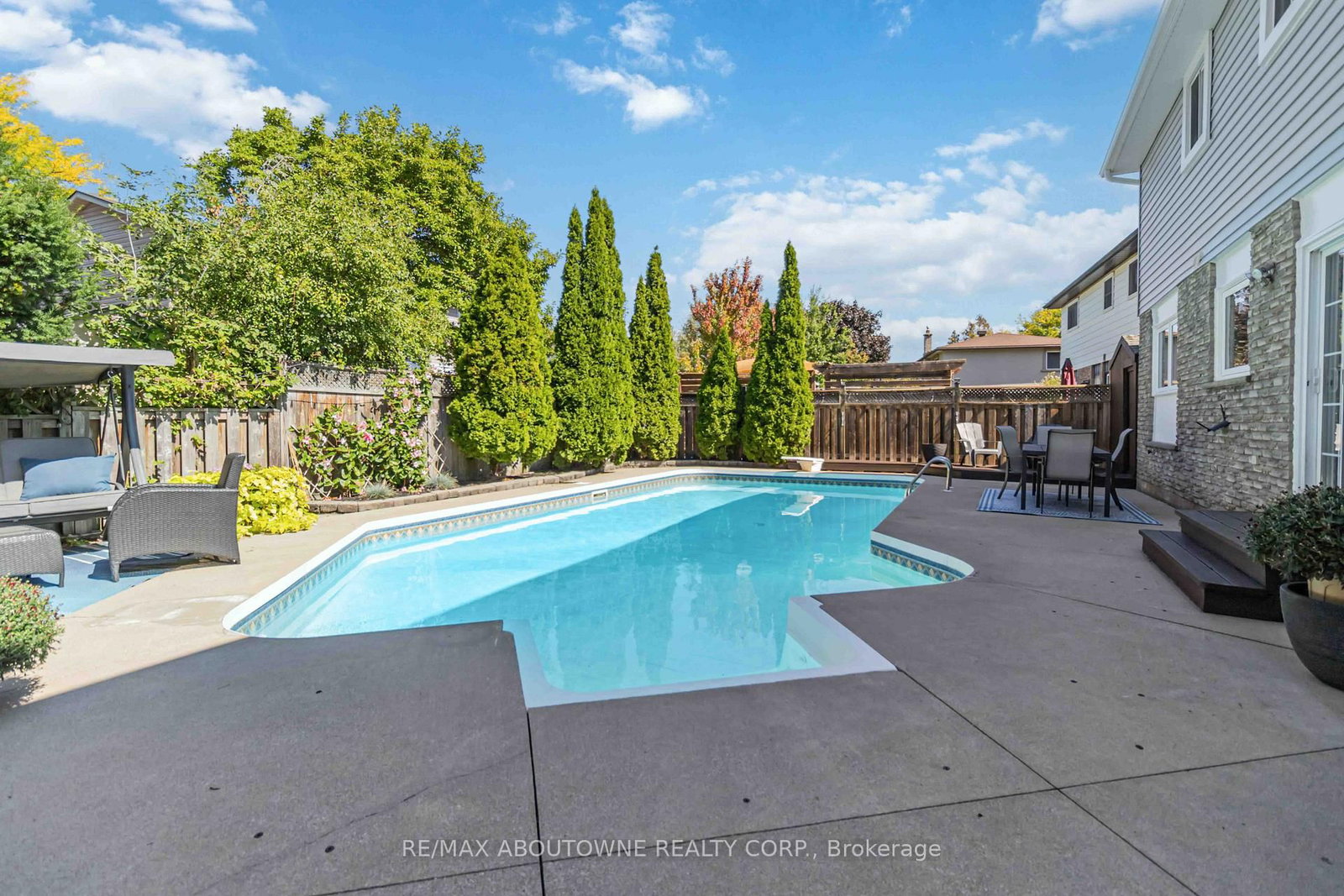 2485 Woburn Crescent - Photo 41