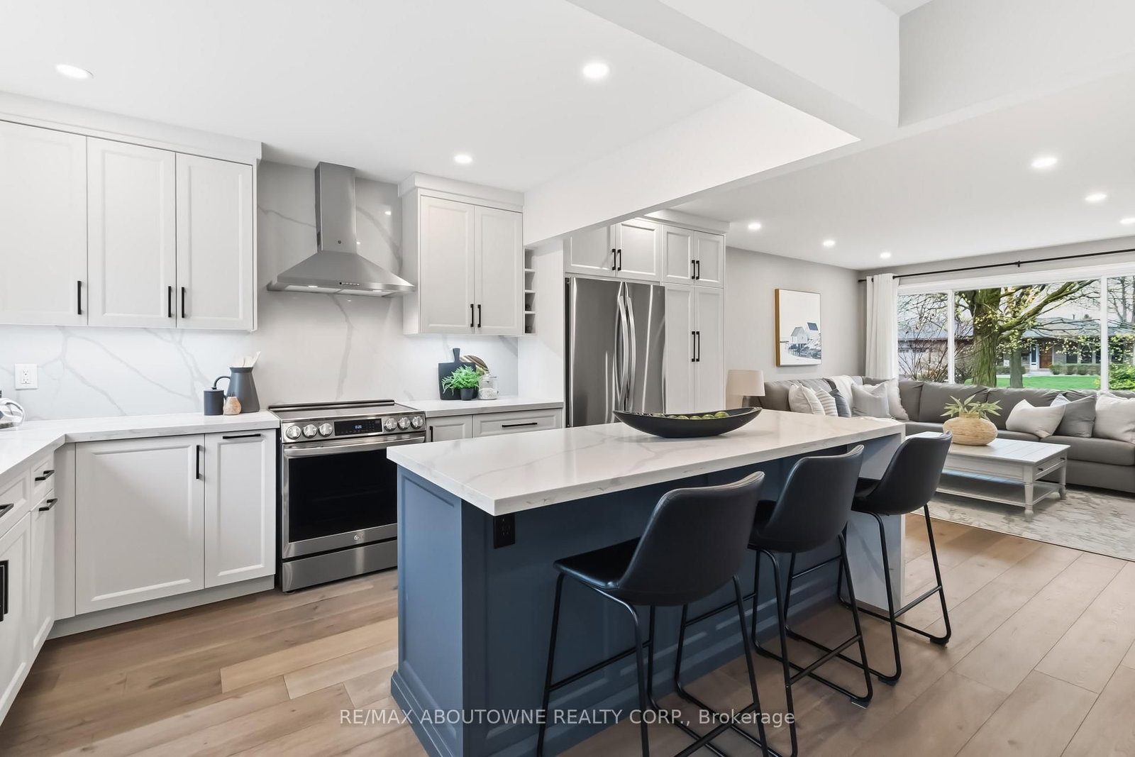 2485 Woburn Crescent - Photo 5