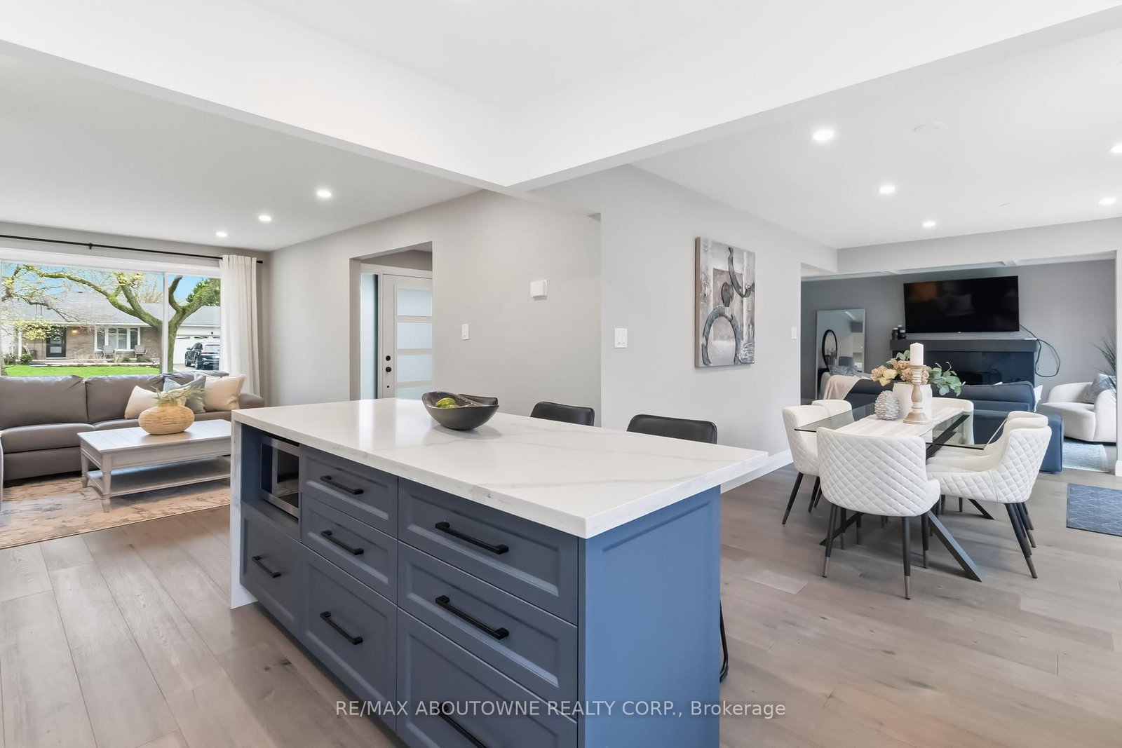 2485 Woburn Crescent - Photo 6