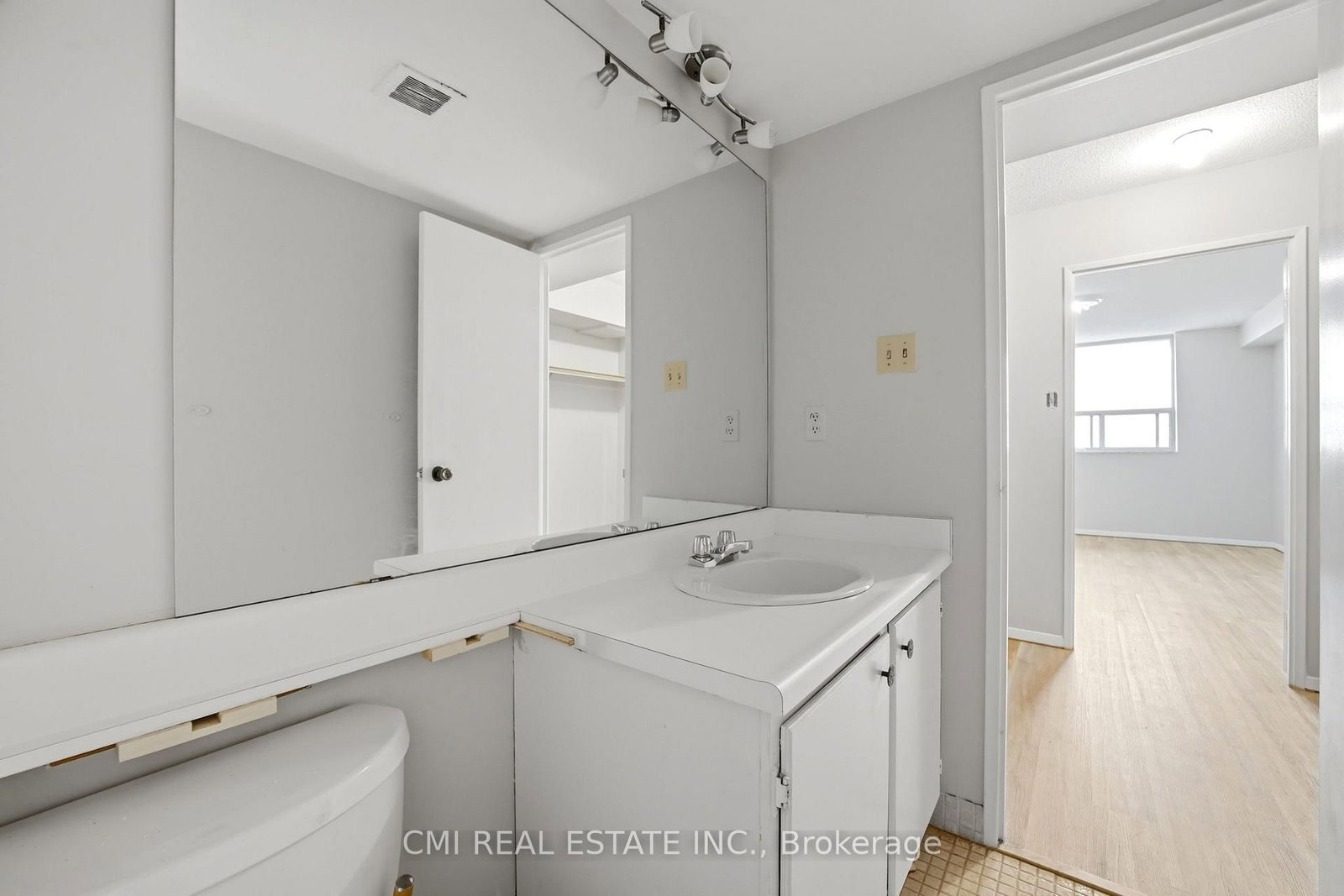 3 Lisa Street, Unit 506 - Photo 31