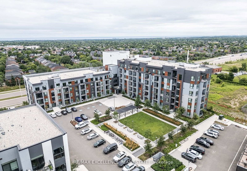 home for lease on 118-95 Dundas Street W