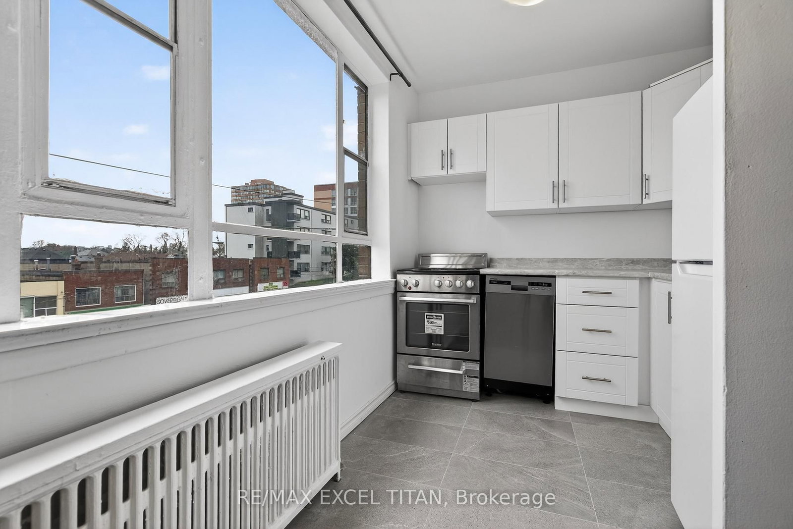 2515 Eglinton Avenue W, Unit 302 - Photo 4