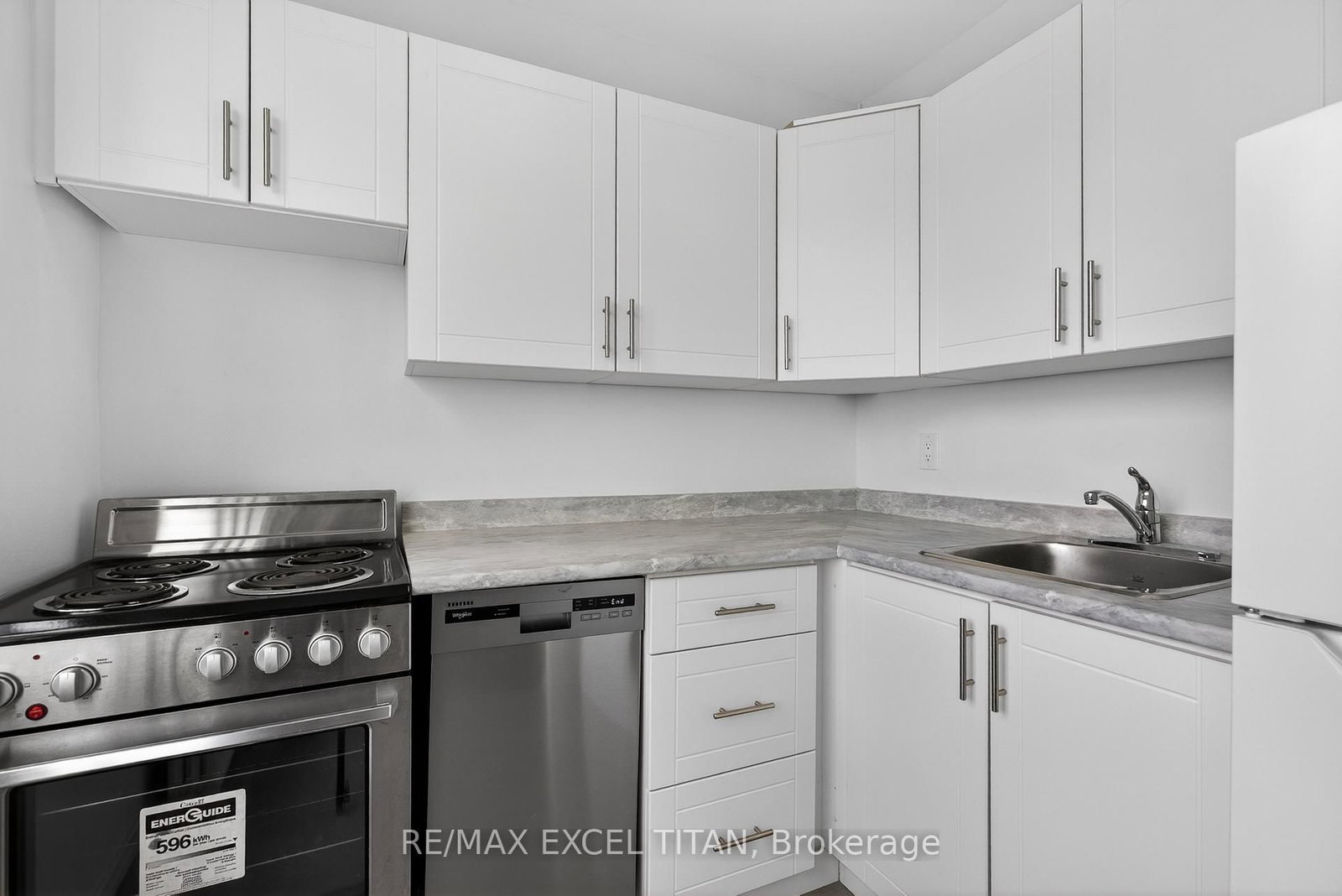 2515 Eglinton Avenue W, Unit 302 - Photo 5