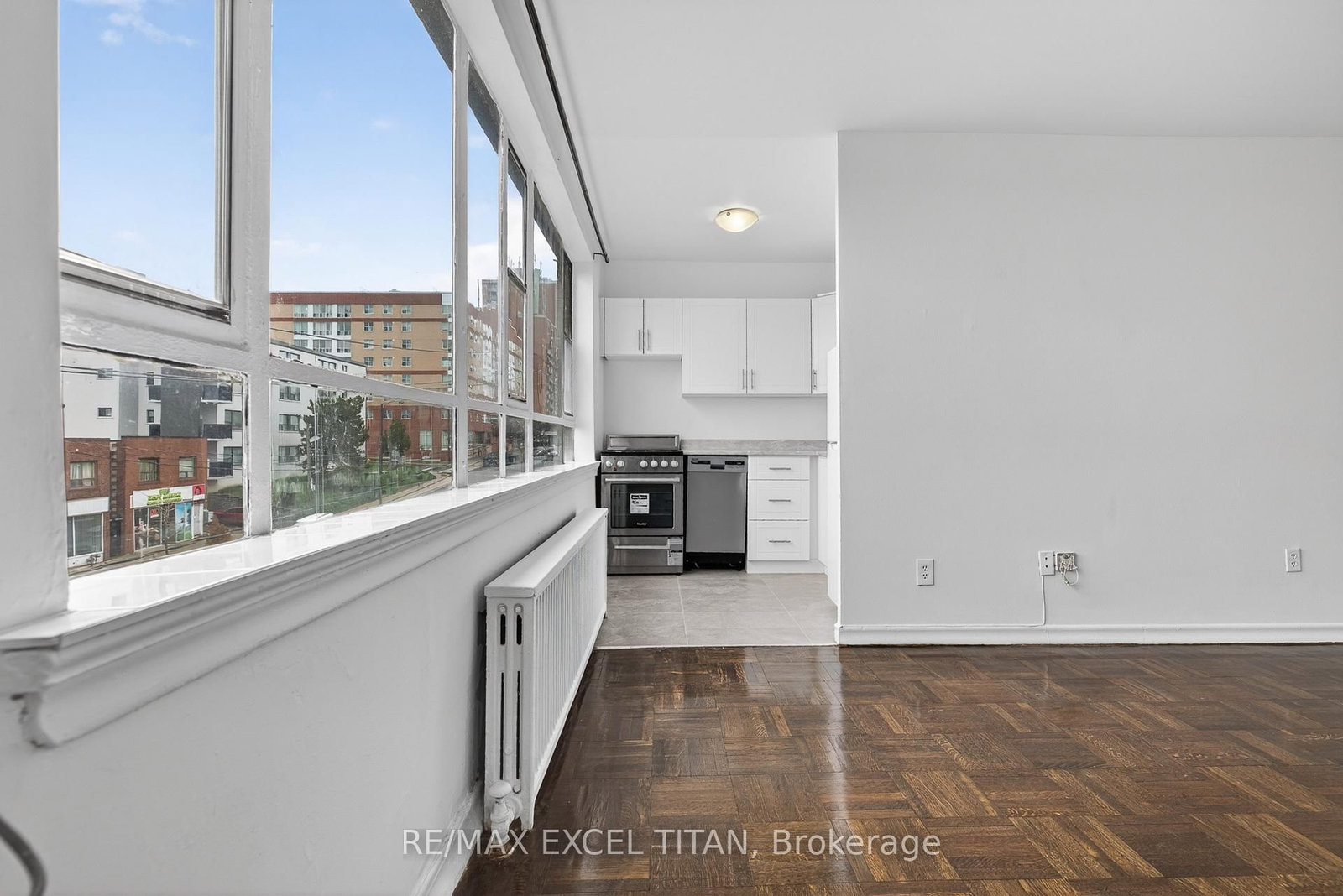 2515 Eglinton Avenue W, Unit 302 - Photo 8