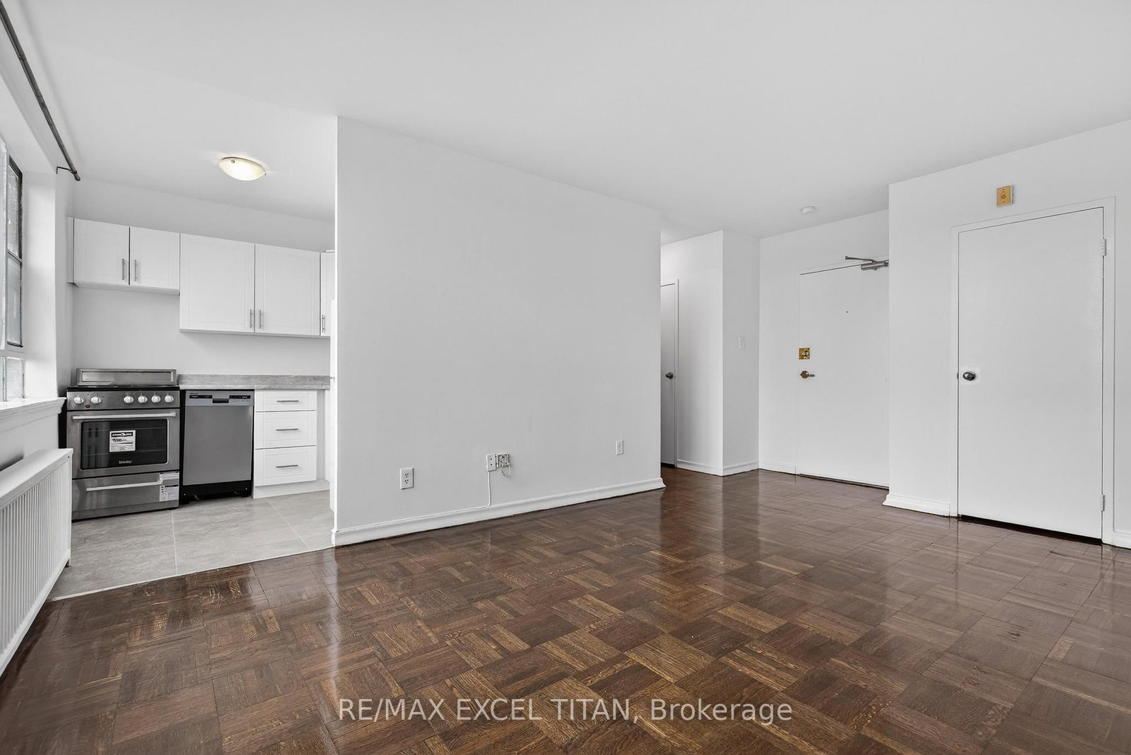 2515 Eglinton Avenue W, Unit 302 - Photo 9