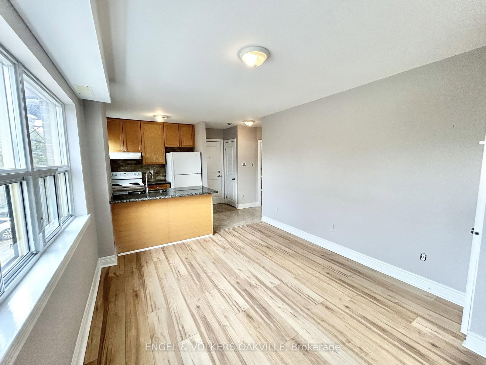 Semi-Detached House for lease at 208-11 Thirty Third Street, Toronto, Ontario, M8W 3G7 - Long Branch - MLS: W13012722