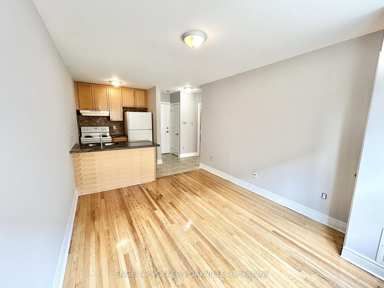 Semi-Detached House for lease at 207-15 Thirty Third Street, Toronto, Ontario, M8W 3G7 - Long Branch - MLS: W13012724