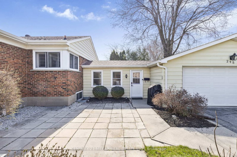 248 Kingsleigh Crt, Milton, L9T 1X7 | Image 2