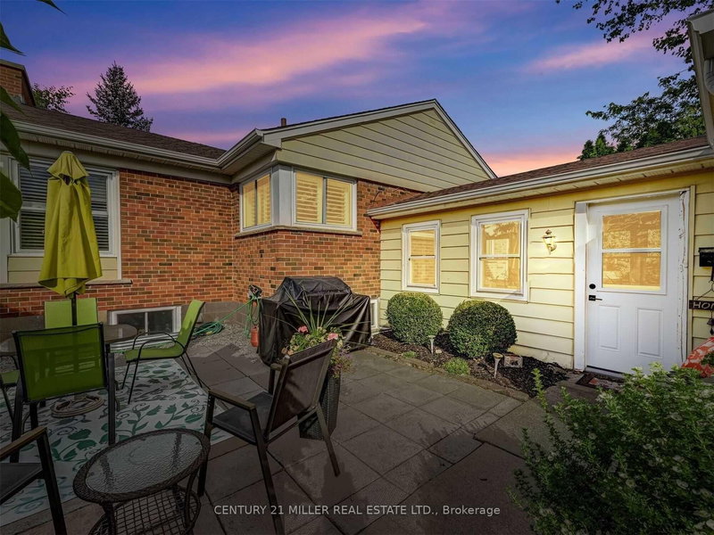 248 Kingsleigh Crt, Milton, L9T 1X7 | Image 3