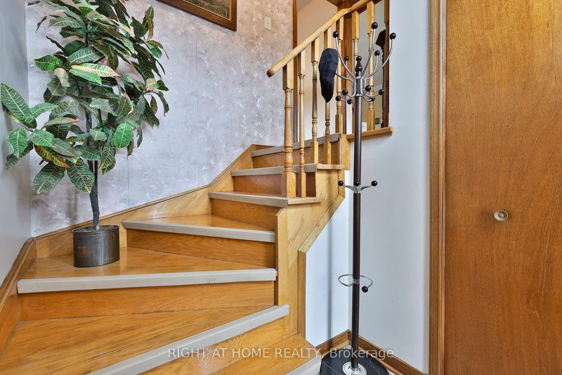 101 Benjamin Boake Tr, Toronto, M3J 3C8 | Image 2