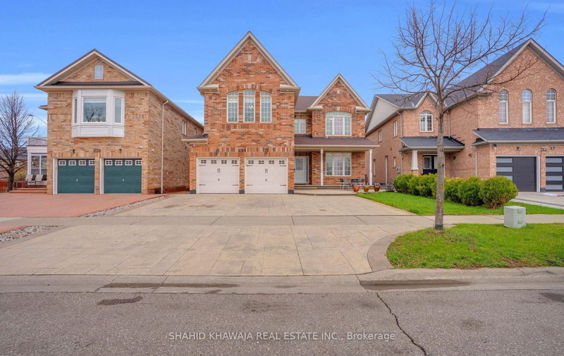 4569 Sandford Farm Dr, Mississauga, L5V 0C2 | Image 3