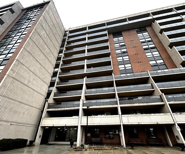 905 - 2929 Aquitaine Avenue