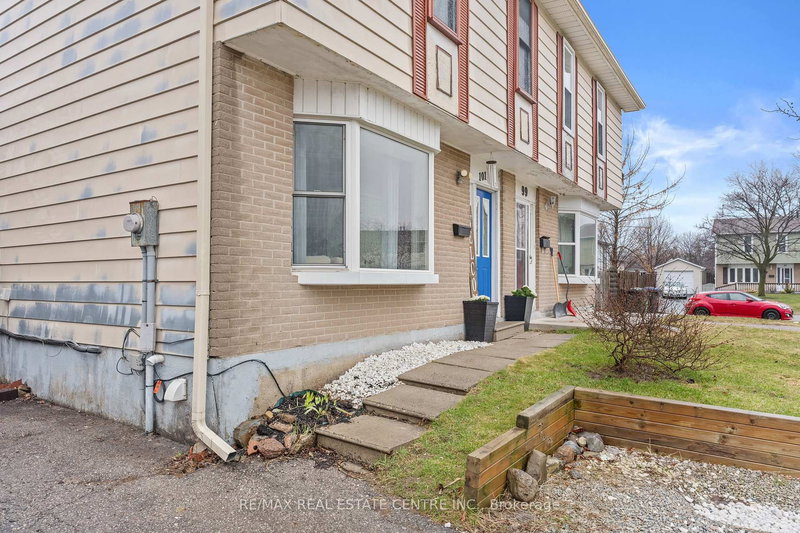 101 Griselda Cres, Brampton, L6S 1M4 | Image 3