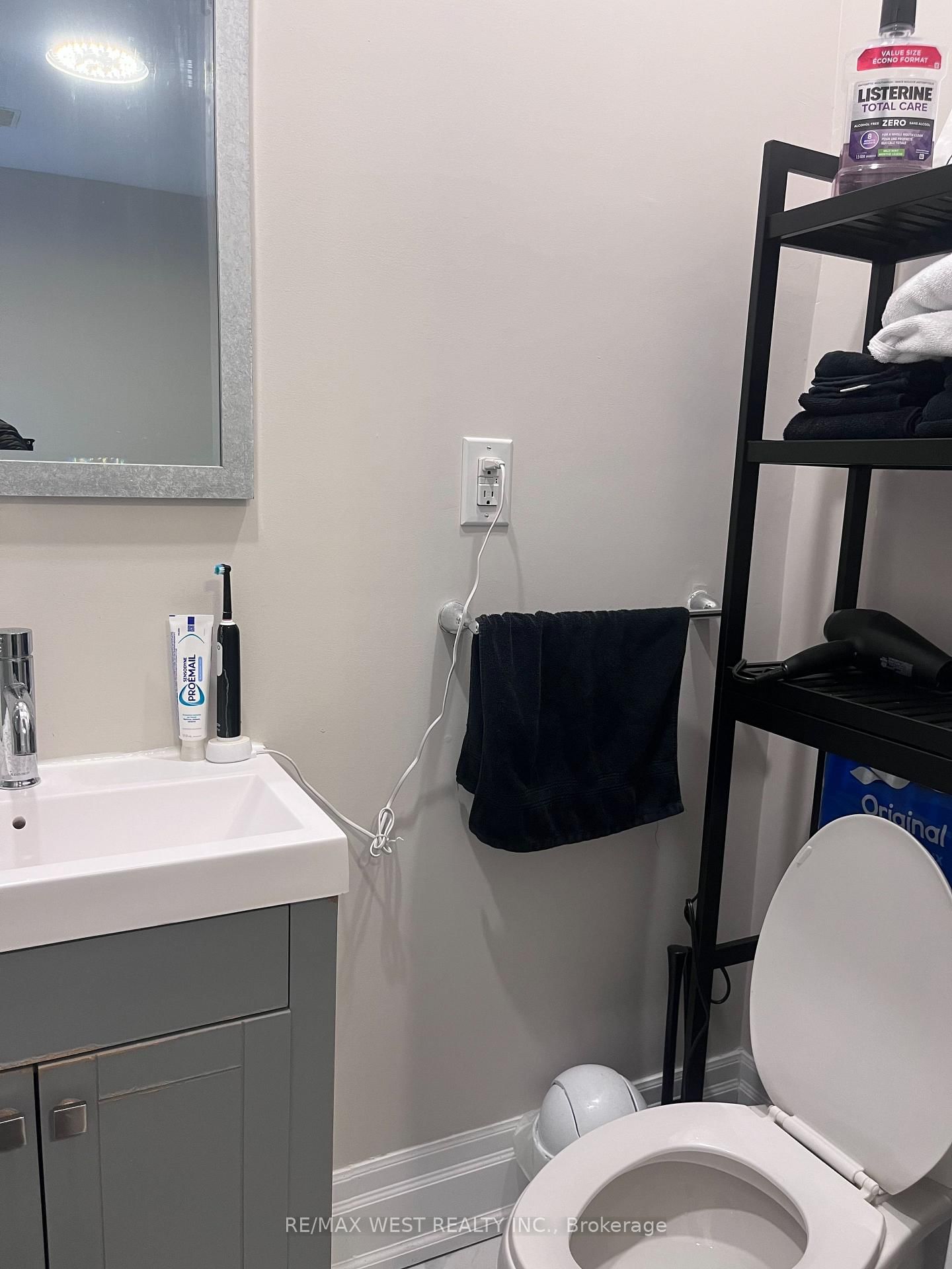 Semi-Detached House for lease at 2-1495 King Street, Toronto, Ontario, M6K 1J4 - South Parkdale - MLS: W13013050