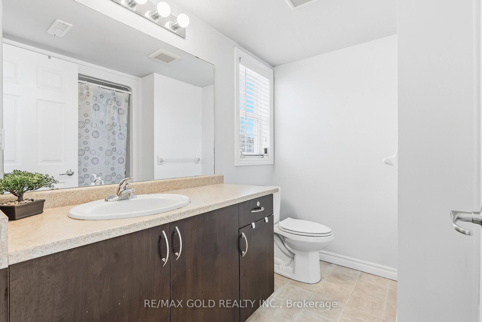 Condo for sale at 202-1340 Main Street, Milton, Ontario, L9T 7S6 - Dempsey - MLS: W13013166