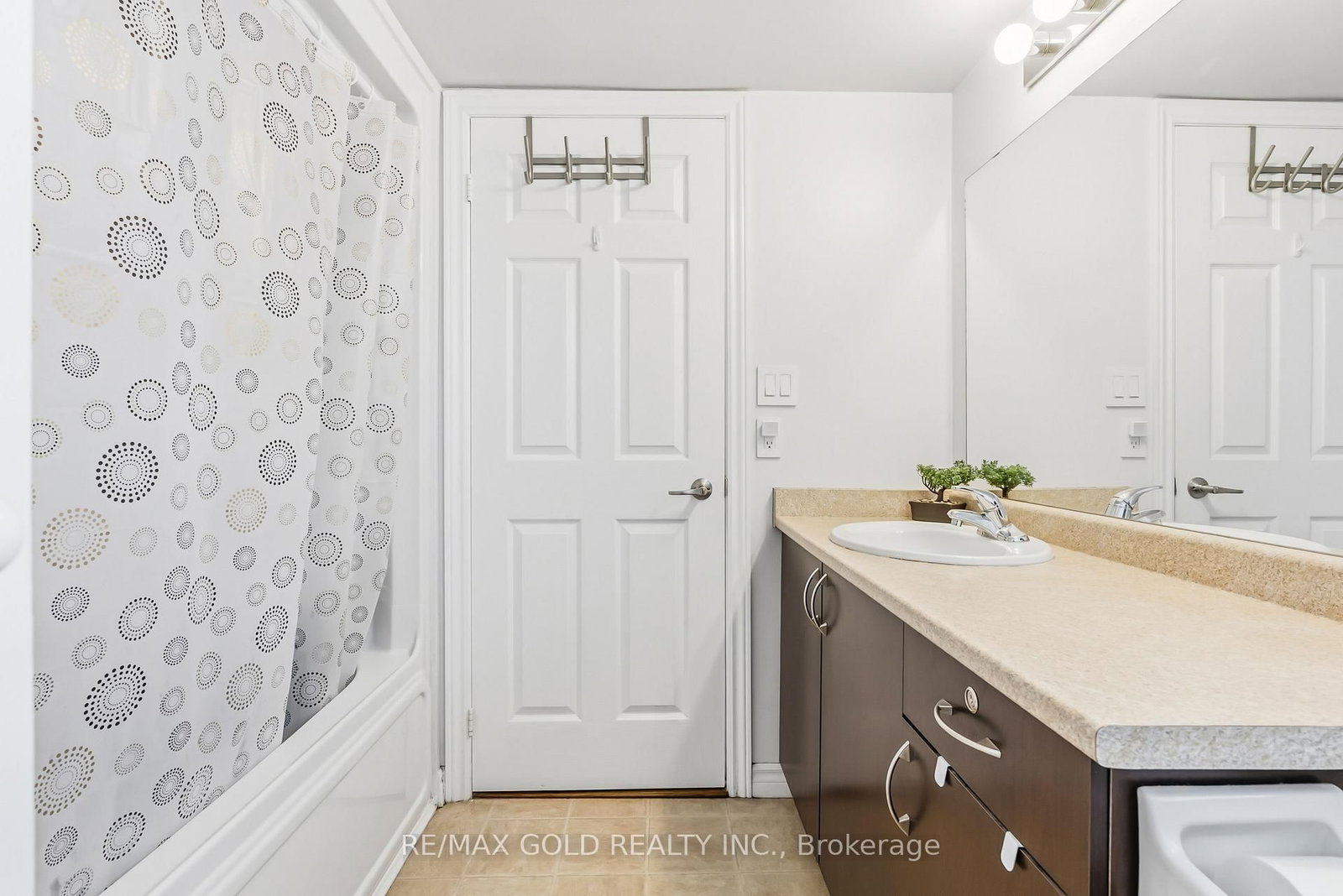 Condo for sale at 202-1340 Main Street, Milton, Ontario, L9T 7S6 - Dempsey - MLS: W13013166