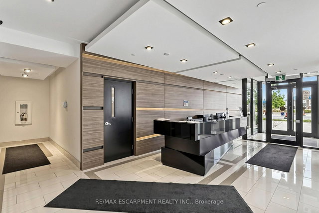 D619 - 5220 DUNDAS Street