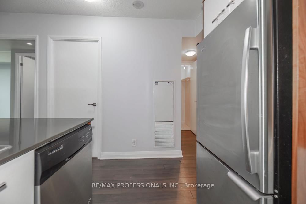 5 Valhalla Inn Road • #1301 • Toronto, ON photo 13