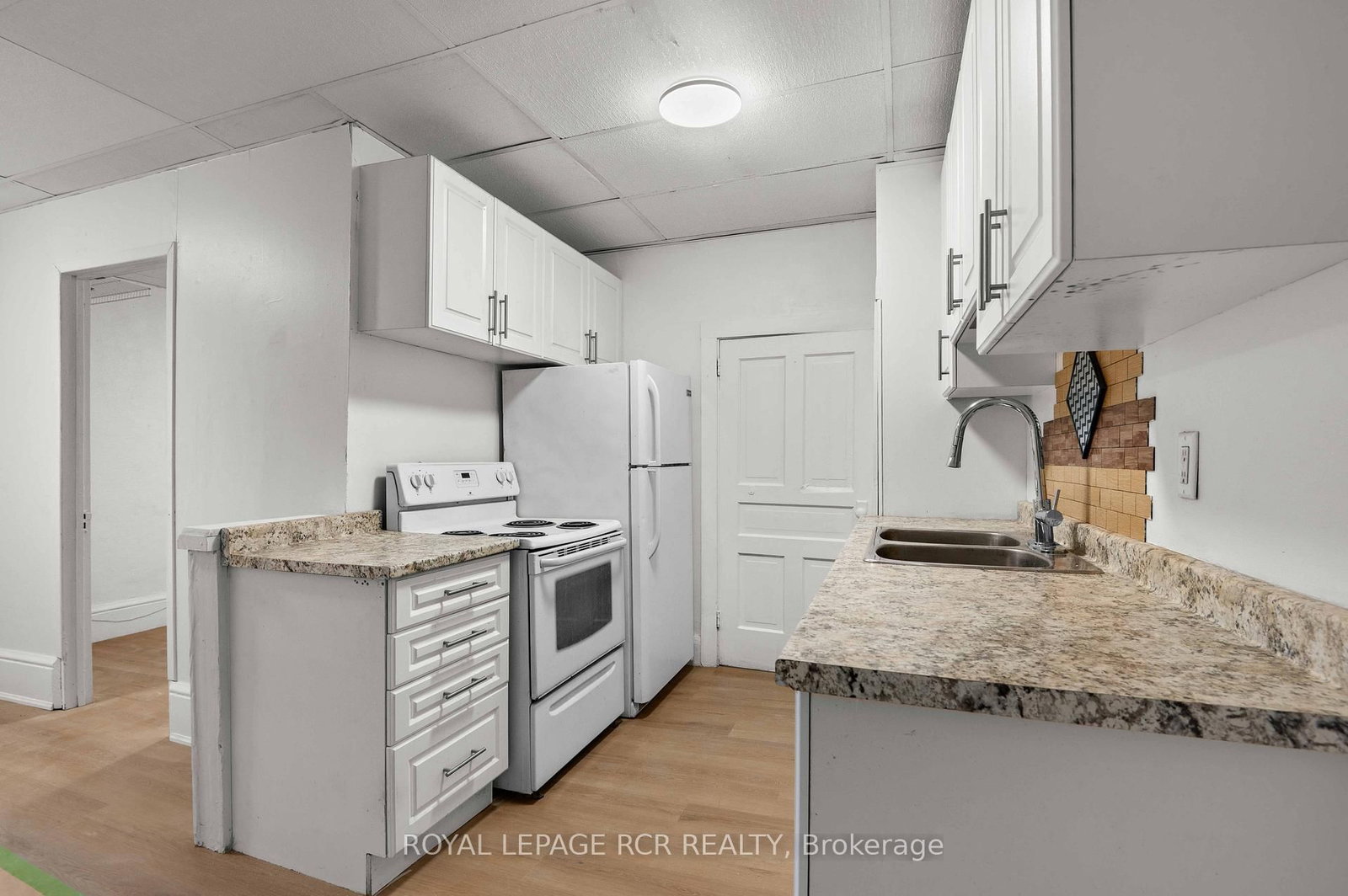 137 Broadway, Unit Upper - Photo 10