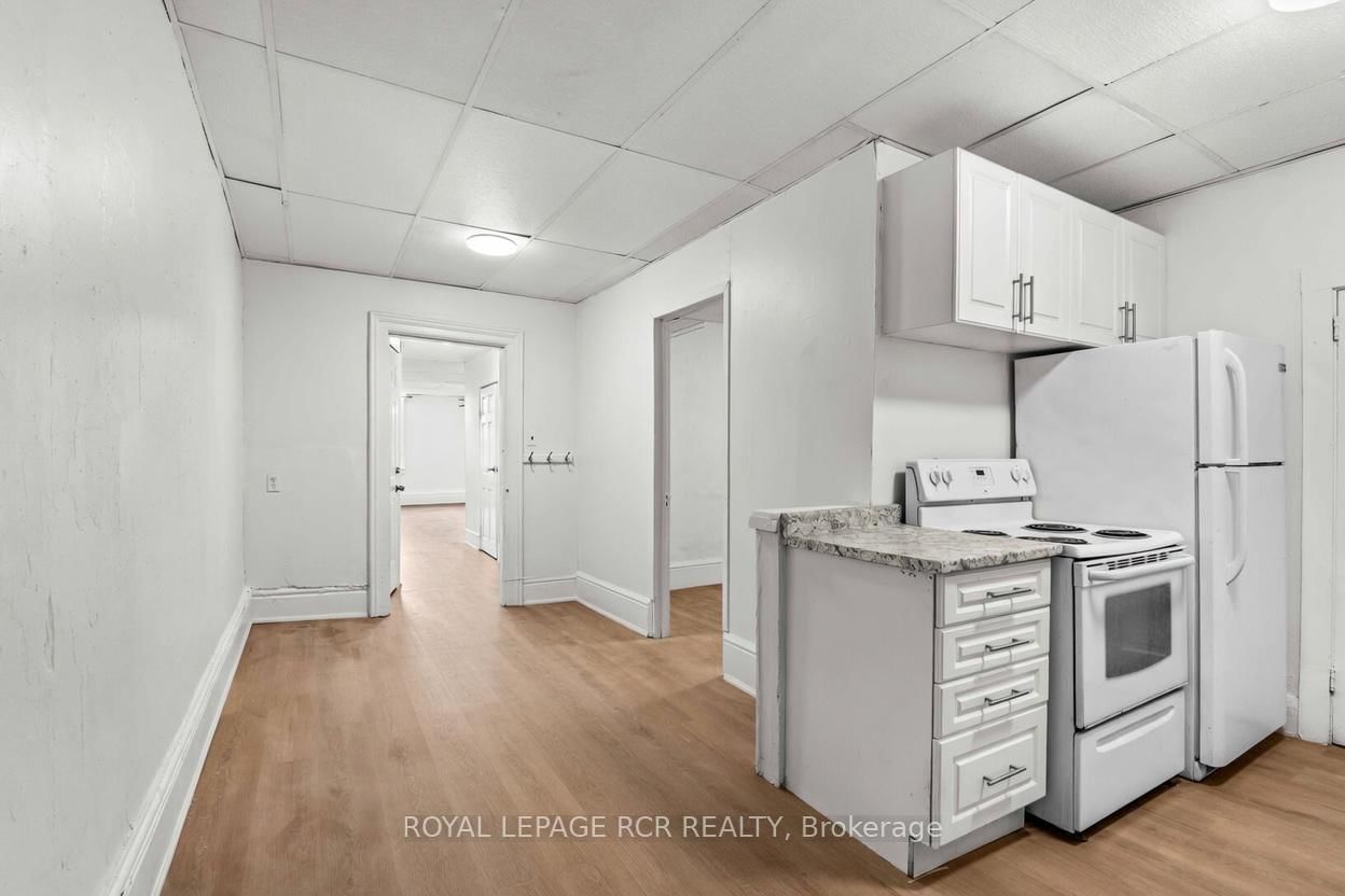 137 Broadway, Unit Upper - Photo 13