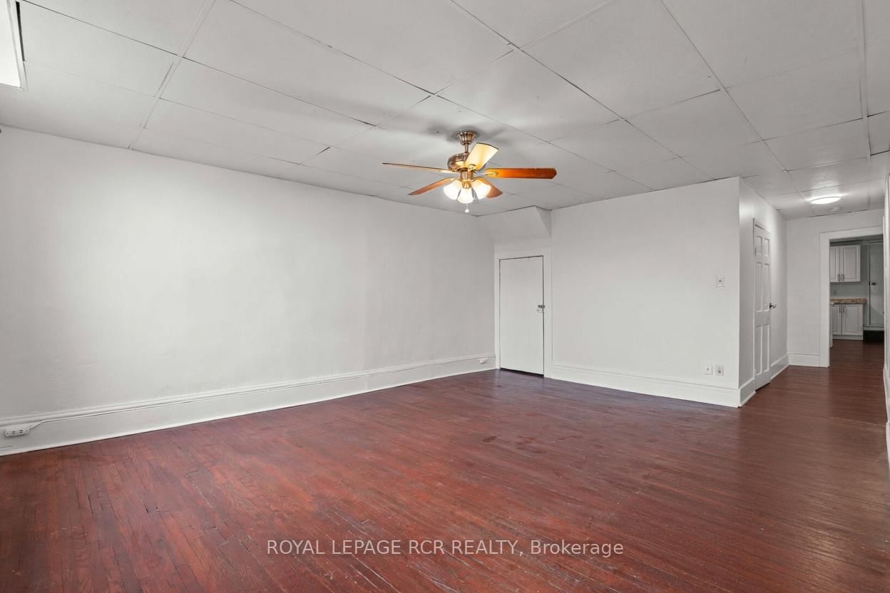 137 Broadway, Unit Upper - Photo 19