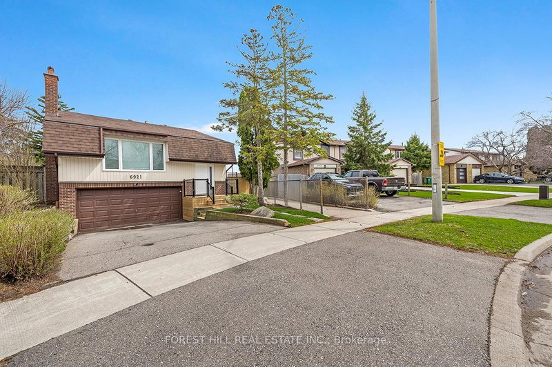 6921 Avila Rd, Mississauga, L5N 1R9 | Image 2