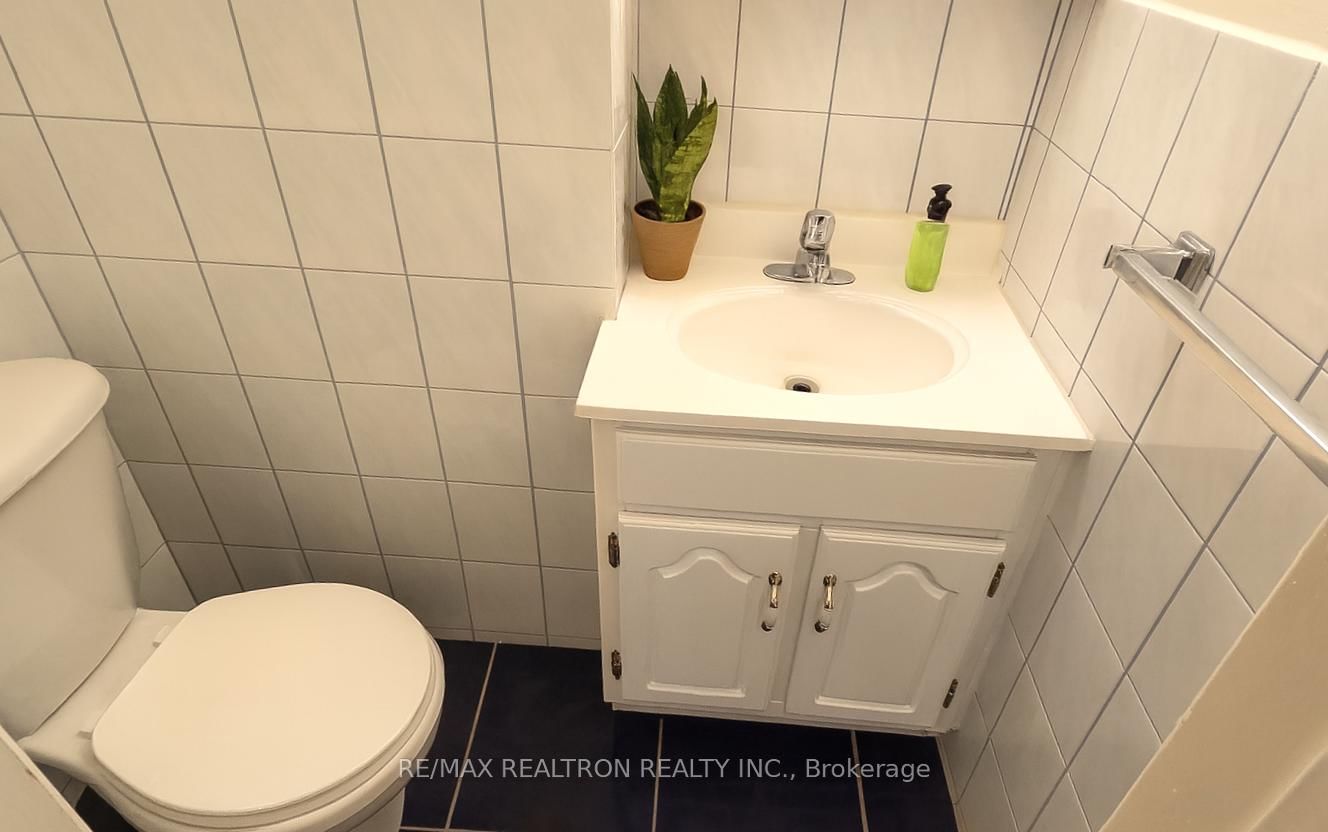 Detached House for sale at 22 Peaceful Place, Brampton, Ontario, L6S 4E6 - Northgate - MLS: W13013602