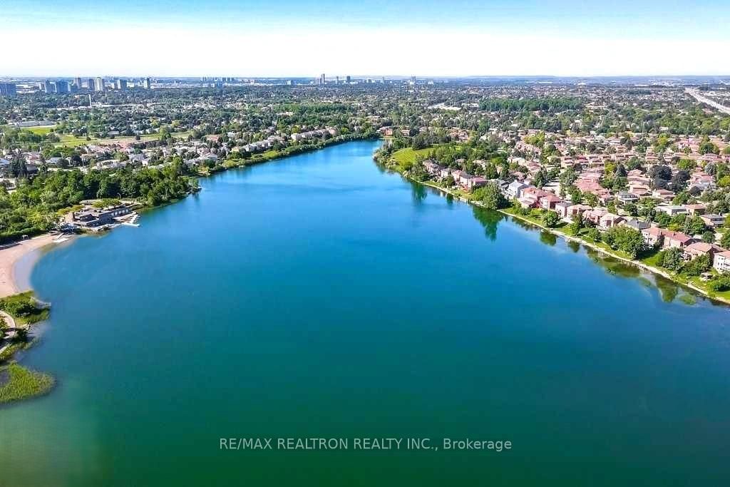 Detached House for sale at 22 Peaceful Place, Brampton, Ontario, L6S 4E6 - Northgate - MLS: W13013602