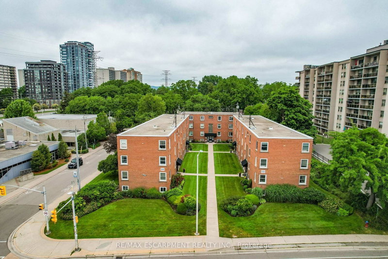 37 - 1347 Lakeshore Road