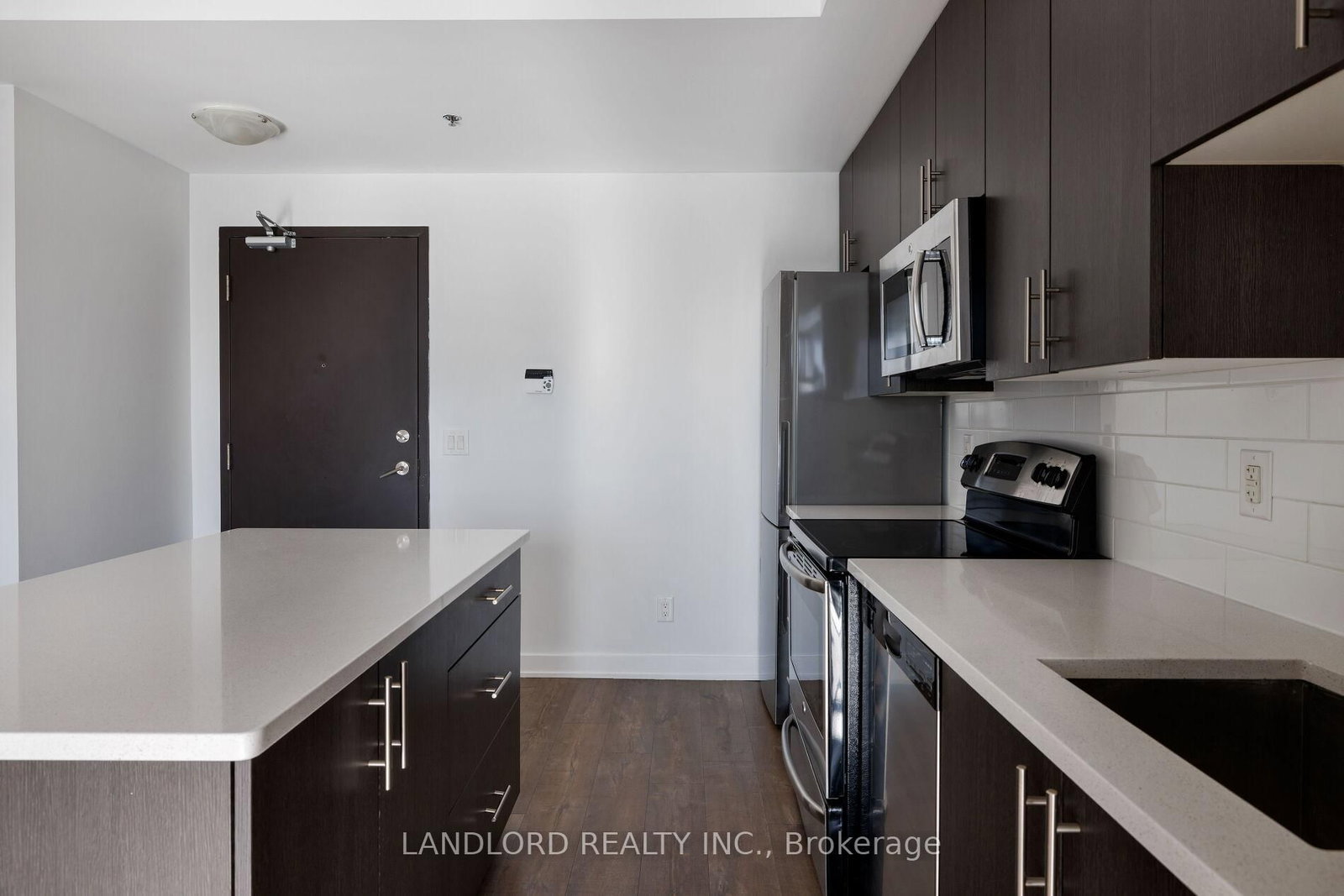 11 Superior Avenue, Unit 905 - Photo 8