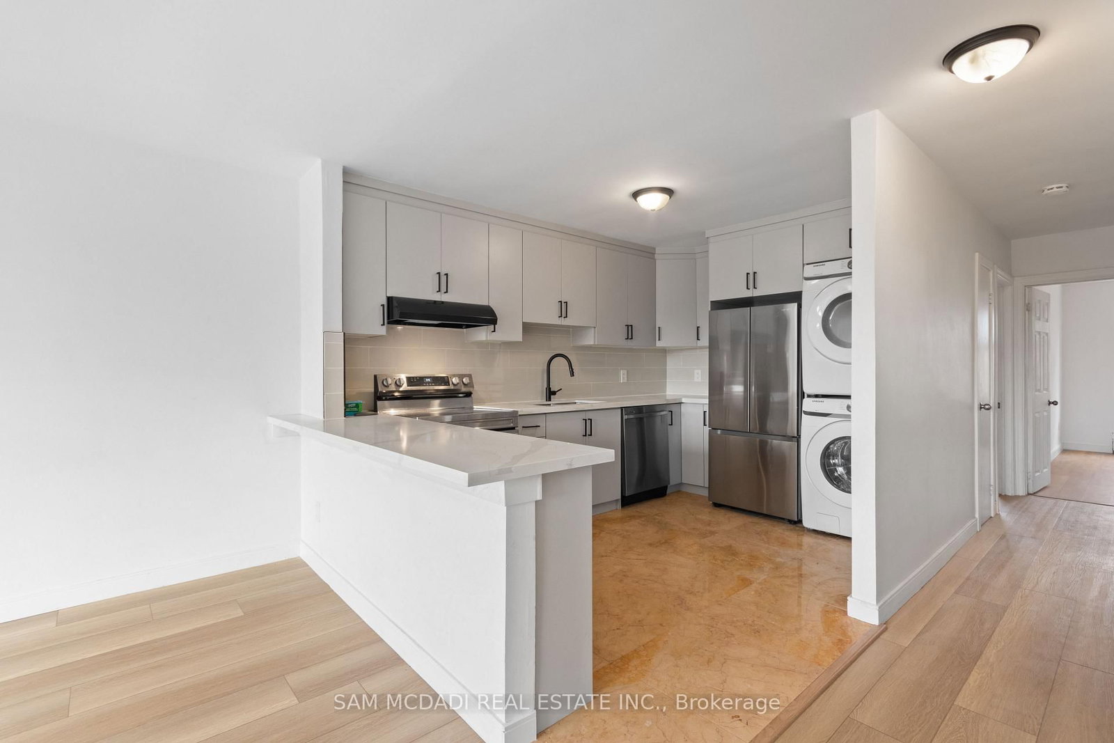 1018 Burnhamthorpe Road E - Photo 10