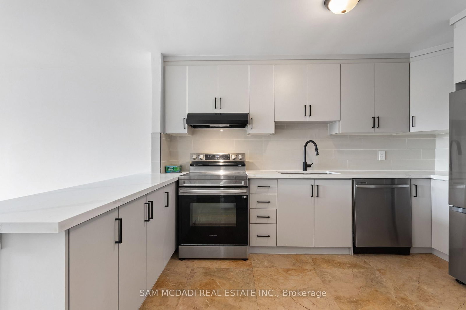 1018 Burnhamthorpe Road E - Photo 11