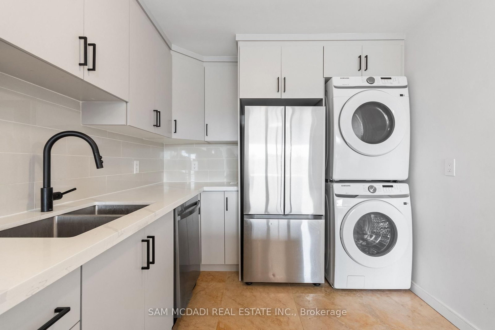 1018 Burnhamthorpe Road E - Photo 5