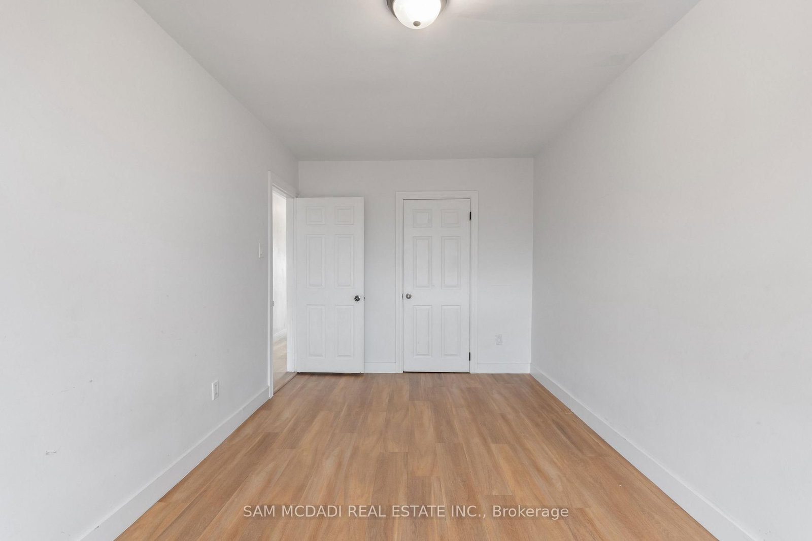 1018 Burnhamthorpe Road E - Photo 6