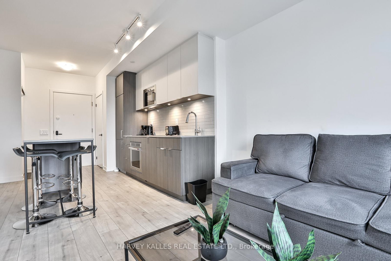 215 Lakeshore Road W, Unit 206 - Photo 14