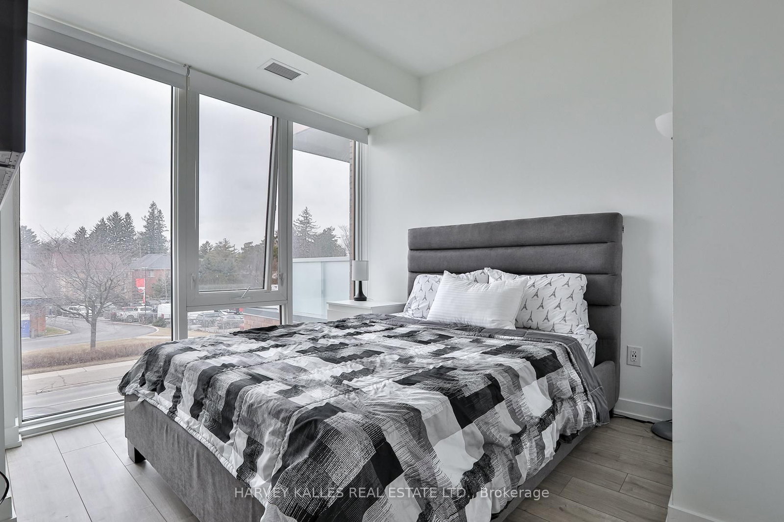 215 Lakeshore Road W, Unit 206 - Photo 15